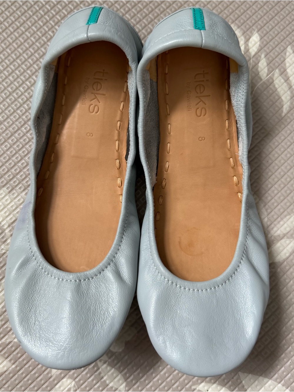 Tieks Feather Grey Leather Ballet Flats with Teal Heel Tab Size 8